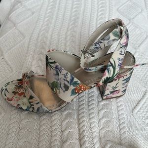 Tropical floral heel